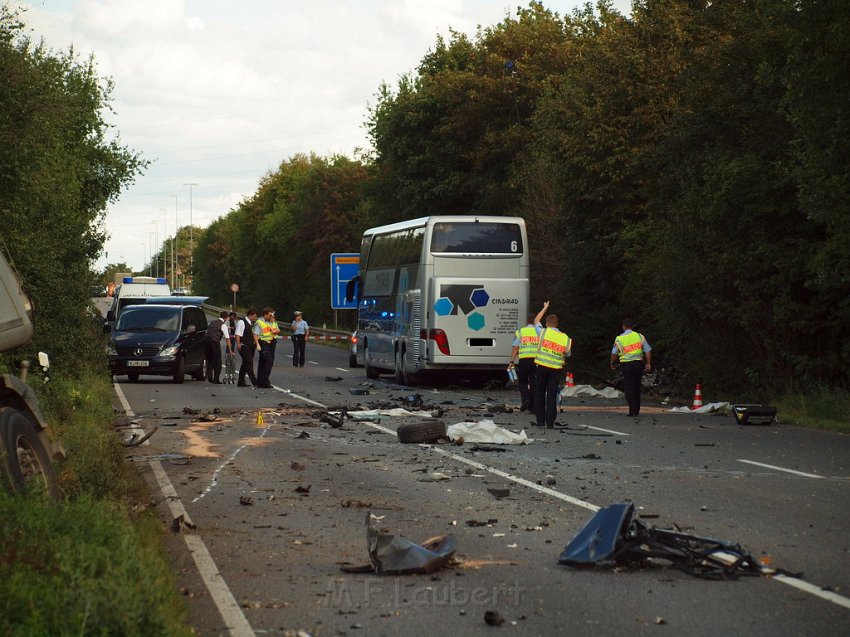 Schwerer VU Koeln Immendorf Kerkraderstr P109.JPG